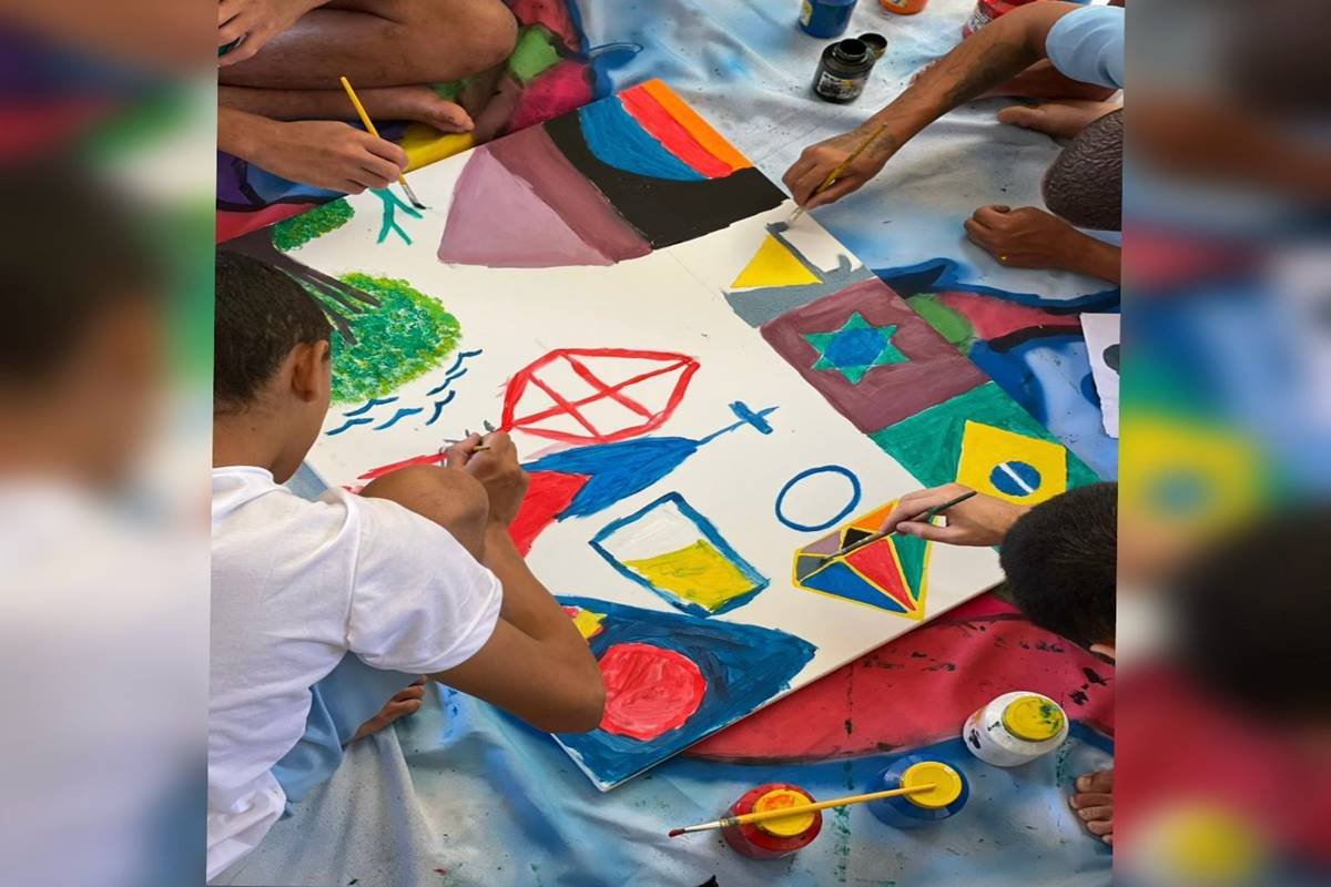 O Distrito Federal receberá nesta sexta-feira (8/3) – Dia Internacional da Mulher – o programa socioeducativo de introdução ao Teatro do Oprimido. O projeto Troca de Experiências Artísticas e Reinserção (TEAR) será realizado dentro da Unidade de Internação Feminina do Gama (UIFG), junto às adolescentes em conflito com a lei.