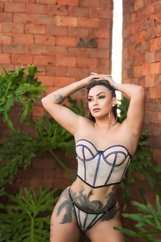 Valentina Miranda faz ensaio sensual e provocante - Metrópoles