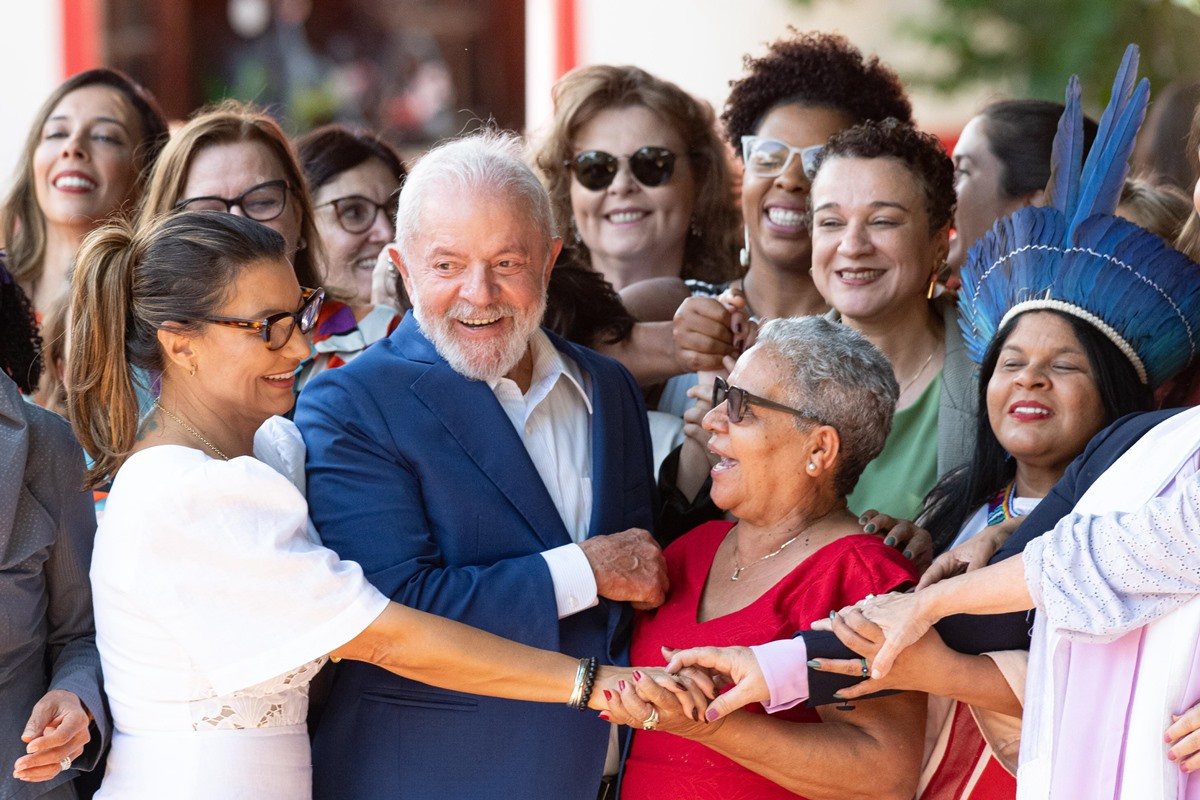 Não é favor do governo”, diz Lula sobre políticas para mulheres | Metrópoles