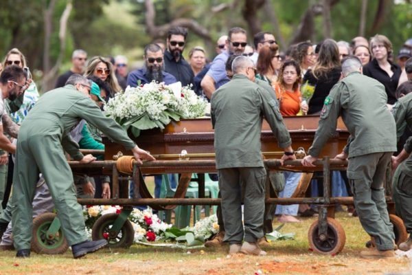 “Melhor irmão do mundo”, diz irmã sobre PF morto em acidente aéreo