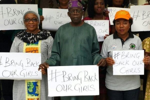 Presidente da Nigéria faz apelo pelos estudantes sequestrados no país