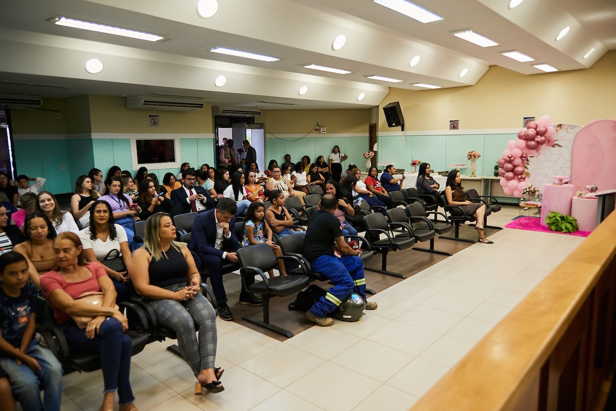 Público do evento de Dia das Mulheres do Foro de Águas Lindas