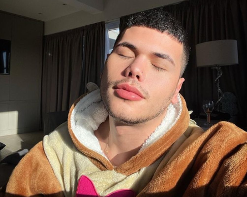 Imagem colorida de Wesley Farias, brasileiro preso em Londres - Metr&oacute;poles