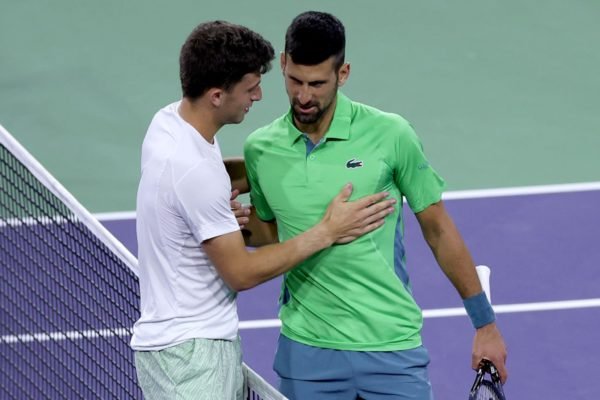 Luca Nardi e Novak Djokovic- Metrópoles