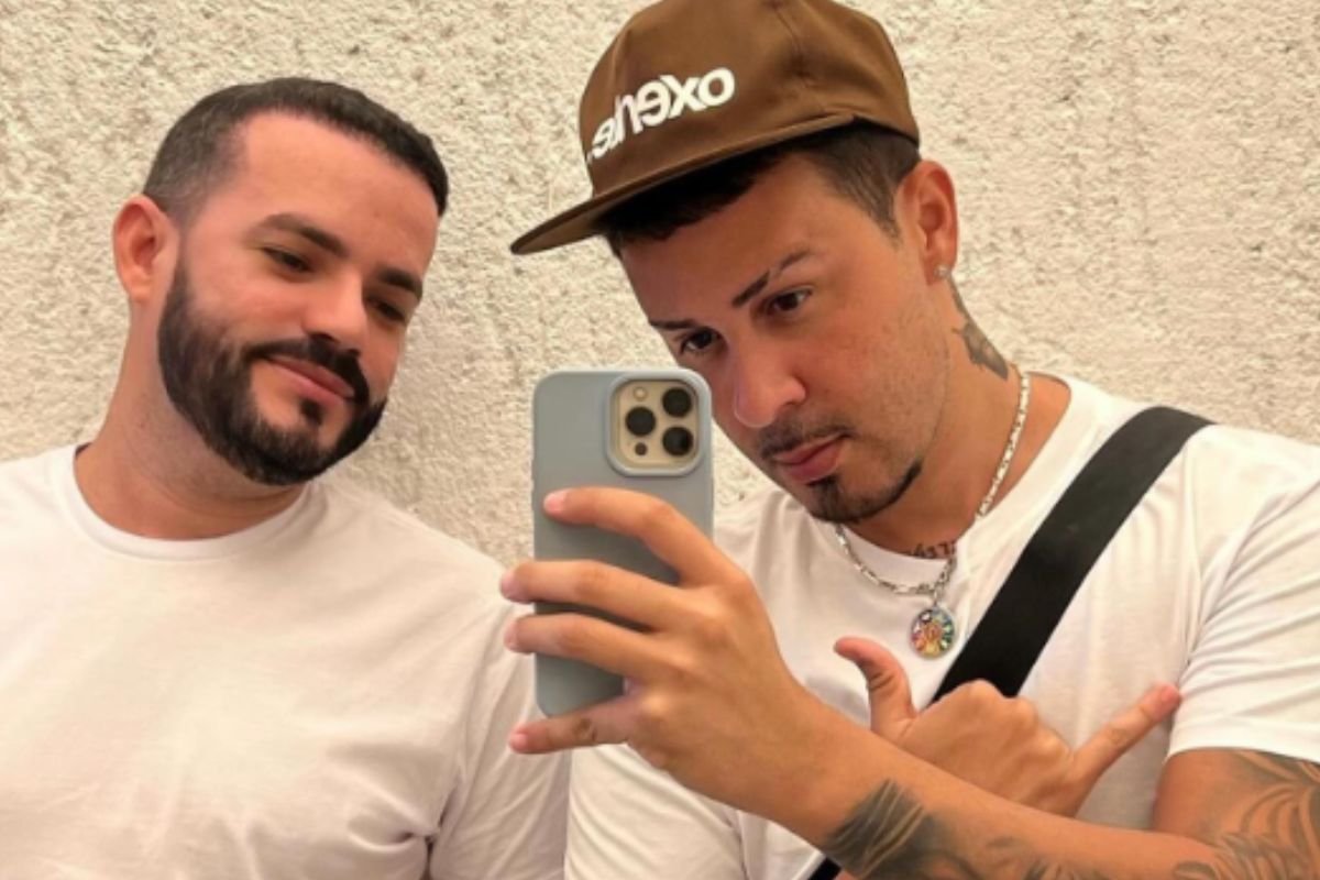 Foto colorida de Paiquitto e Carlinhos Maia - Metrópoles