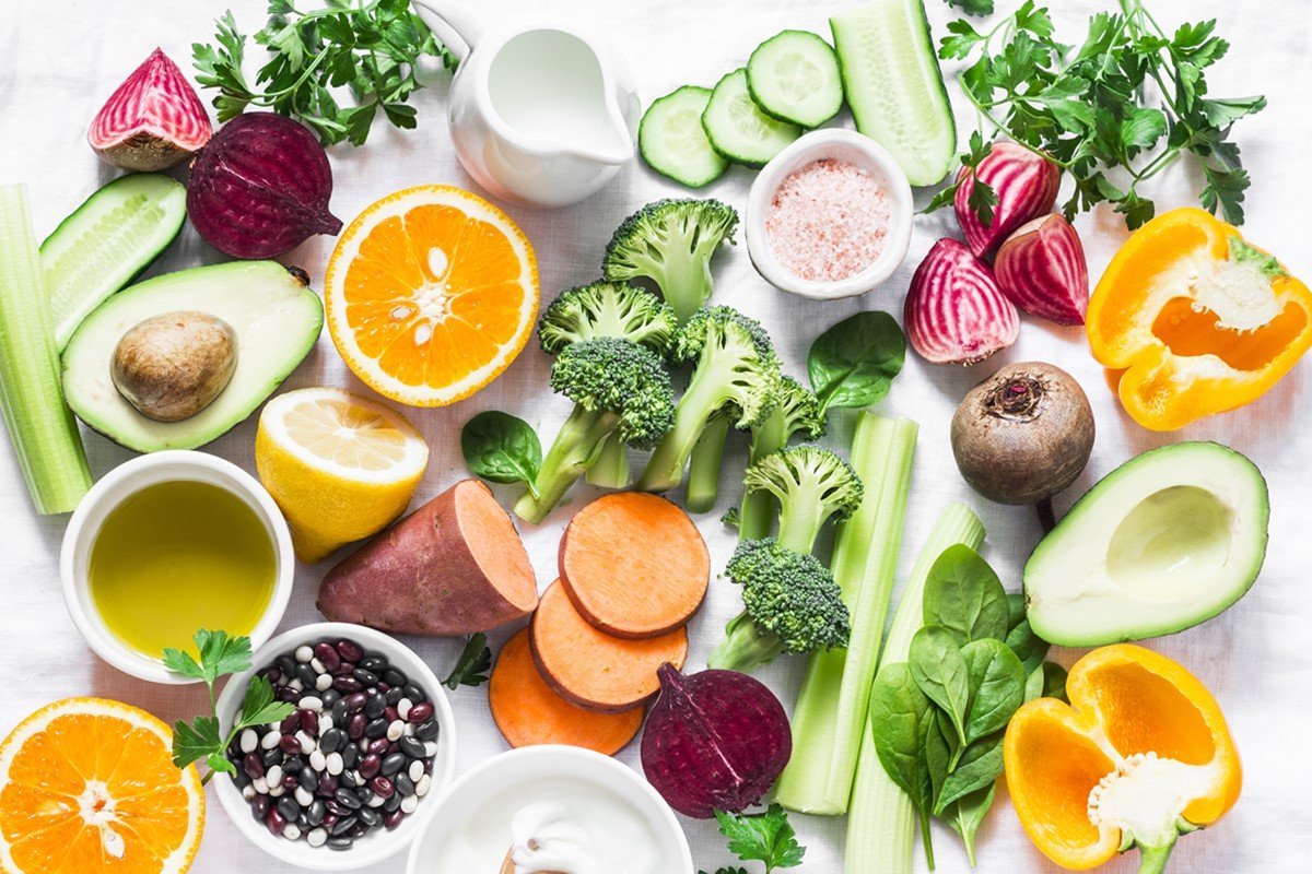 Pesquisa verificou que os carotenóides, presentes em frutas e vegetais, deixam a pele mais iluminada