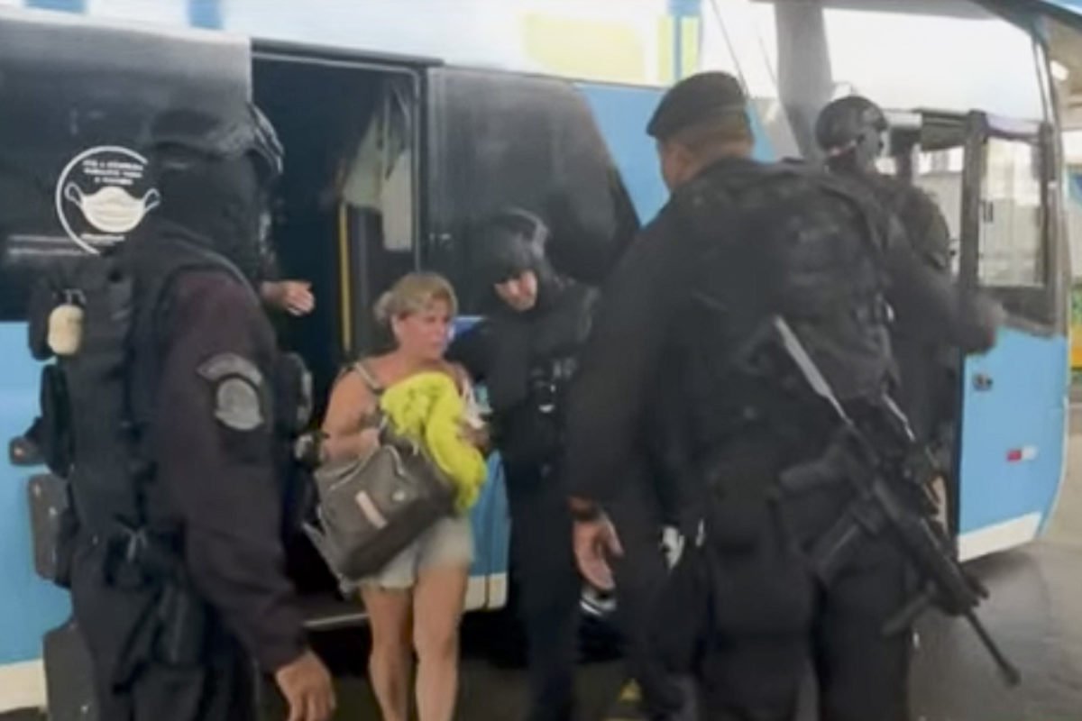 Reféns são libertados no Rio de janeiro após sequestrador se entregar - Metrópoles2