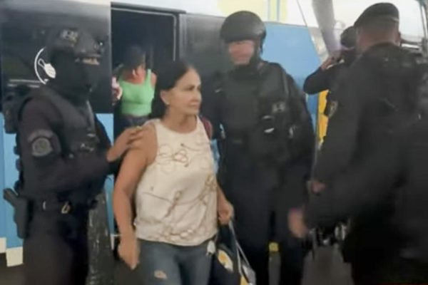 Reféns são libertados no Rio de janeiro após sequestrador se entregar - Metrópoles2