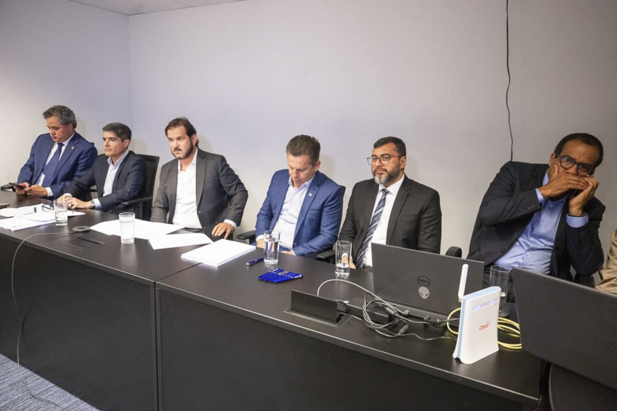 Da esquerda pra direita: Efraim Filho, ACM Neto, Antonio de Rueda, Mauro Mendes, Wilson Lima e Bruno Reis, prefeito de Salvador