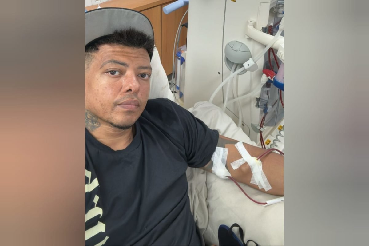 Foto mostra o bailarino Eddie Mendez. Ele faz hemodiálise 3 vezes por semana por sua doença renal - Metrópoles