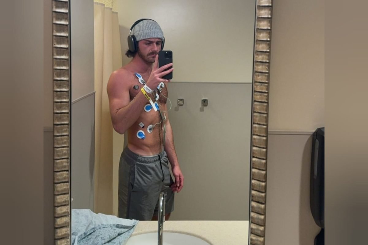 Foto mostra Joe Lawrence, americano que teve problema pulmonar por uso de vape com dutos e sensores por tratamento de seu pulmão colapsado
