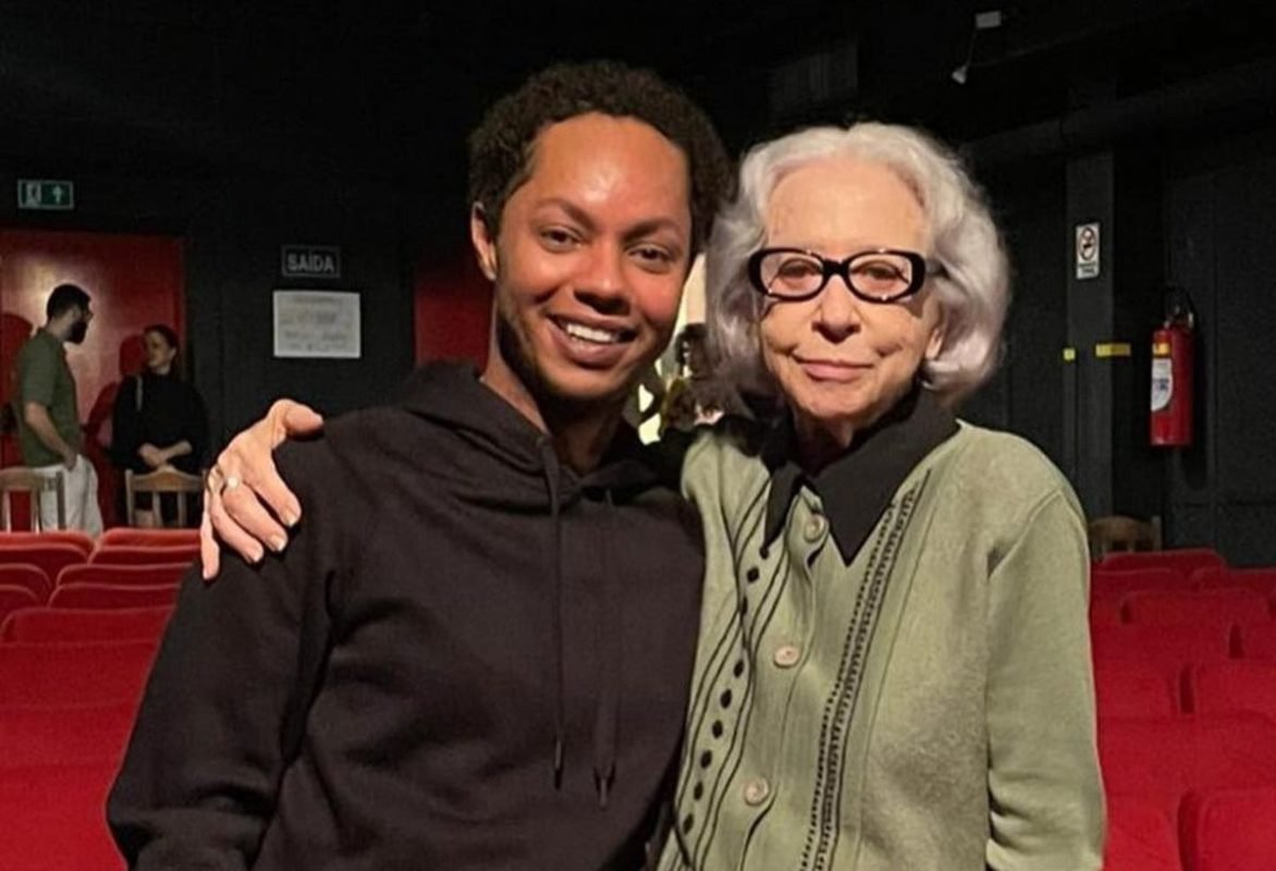 Clayton Nascimento com Fernanda Montenegro - Metrópoles