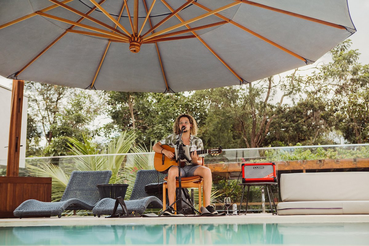 ELEN MORBECK CONVIDA PARA NOITE COM MUSICA