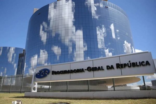 Foto colorida da sede da PGR em Brasília - Metrópoles
