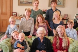 Outra foto da família real britânica é suspeita de manipulação