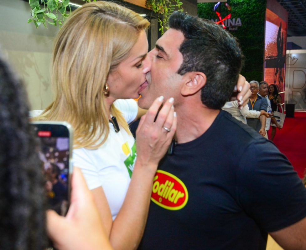 Ana Hickmann e Edu Guedes fazem primeira aparição pública após assumirem o namoro