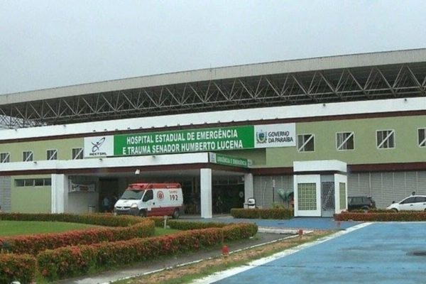 Imagem colorida de fachada do Hospital Estadual de Emergência e Trauma Senador Humberto Lucena - Metrópoles