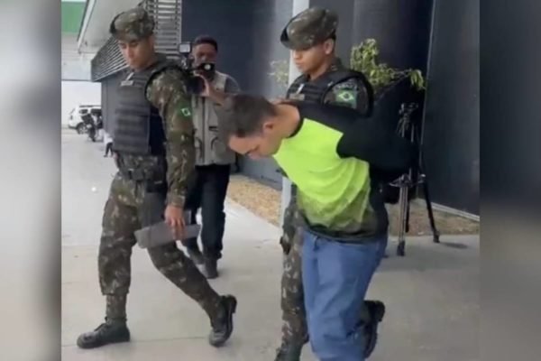 imagem colorida militar do exercito suspeito de matar garota de programa manaus