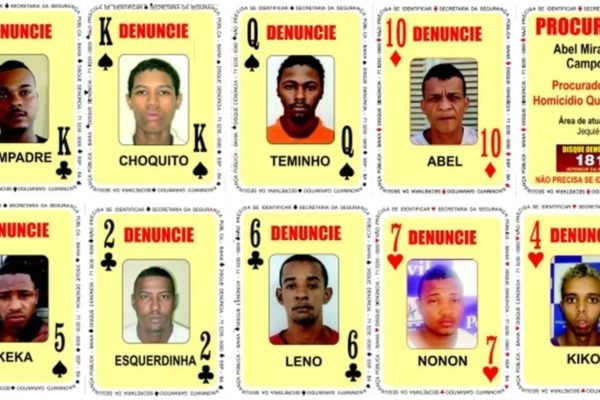 Imagem colorida de homens procurados pelas polícias da Bahia adicionados ao "Baralho do Crime" da SSP-BA, em 2018 - Metrópoles