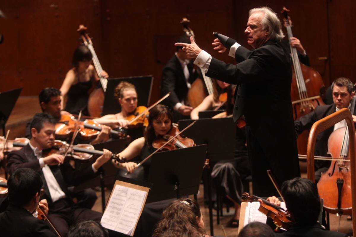 imagem colorida mostra maestro Joao Carlos Martins - Metrópoles