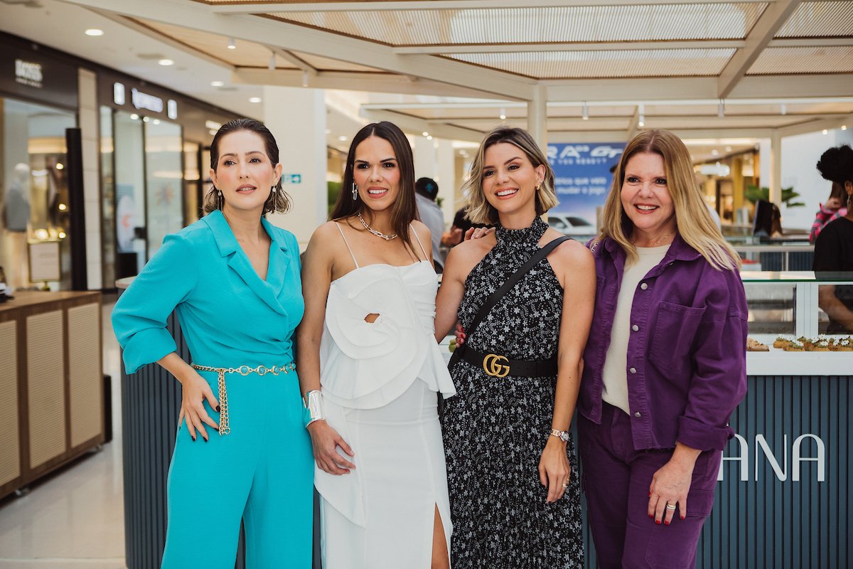 Nara Moura, Juliana Ingles, Mariana e Adriana Tupinambá