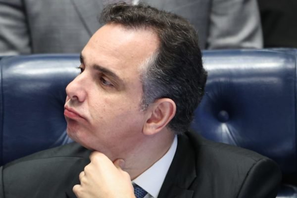 Rodrigo Pacheco (PSD-MG) preside sessão especial em homenagem aos 200 anos de fundação do Senado Federal, no plenário - metrópoles