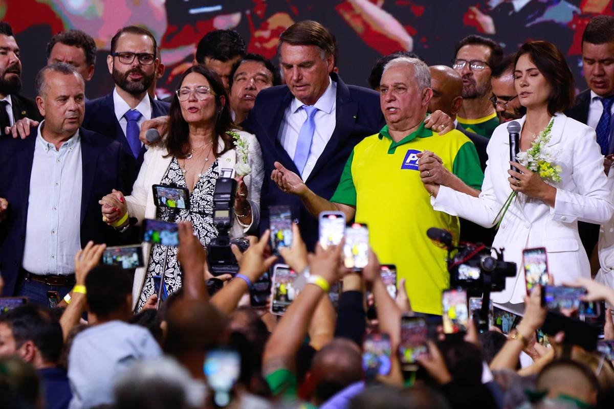 Brasília (DF) 27/03/24 Festa de filiação do Senador Izalci Lucas ao PL (Partido Liberal). O evento ocorre em Brasília e conta com a presença do Presidente do PL Waldemar Costa Neto e de vários Governadores, Senadores e Deputados Federais de vários estados e do Distrito Federal. O Ex-Presidente Jair Bolsonaro, irá comparecer após a saída do presidente do PL, impedidos de se encontrarem no âmbito do processo dos atos antidemocráticos.
