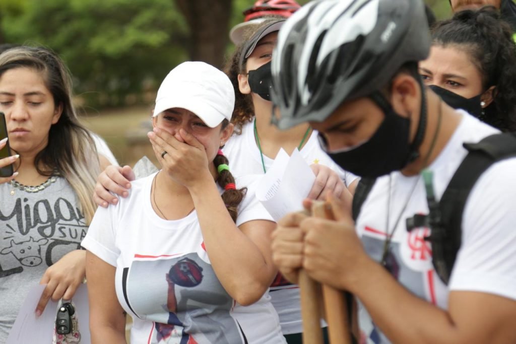 Ong rodas da paz, instala ghost bikes em homenagem a ciclistas que morreram nas vias do DF 1
