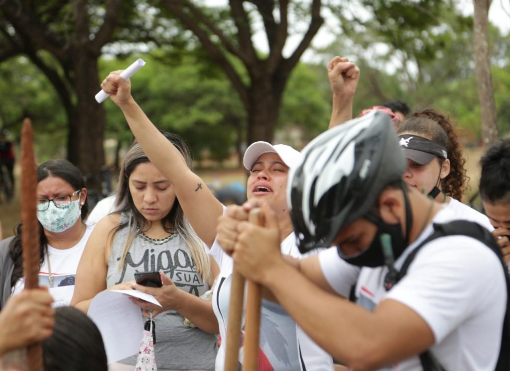 Ong rodas da paz, instala ghost bikes em homenagem a ciclistas que morreram nas vias do DF 1