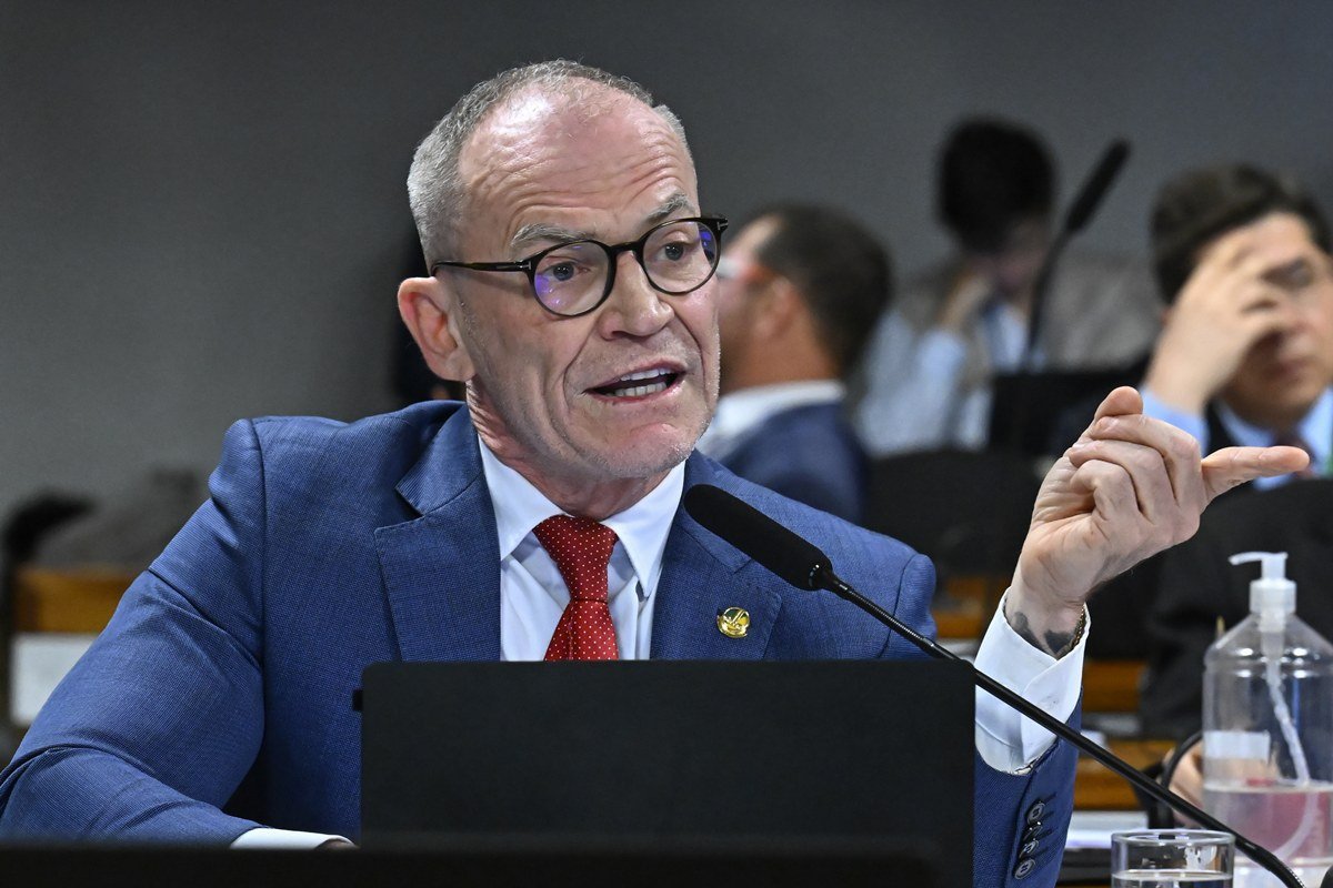 “Perplexo”, Contarato questiona em CPI falta de dados sobre presídios