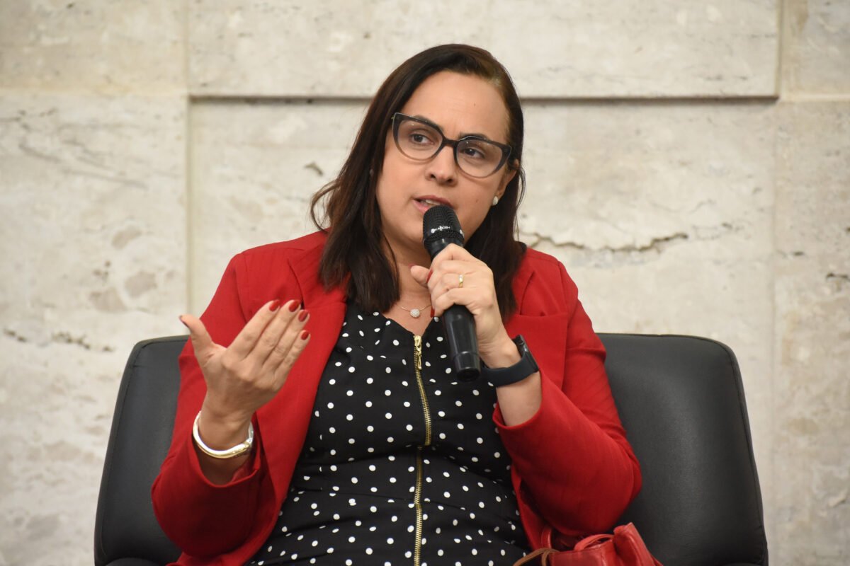 Crise: quem é a nº 2 do INSS cujo cargo está em xeque