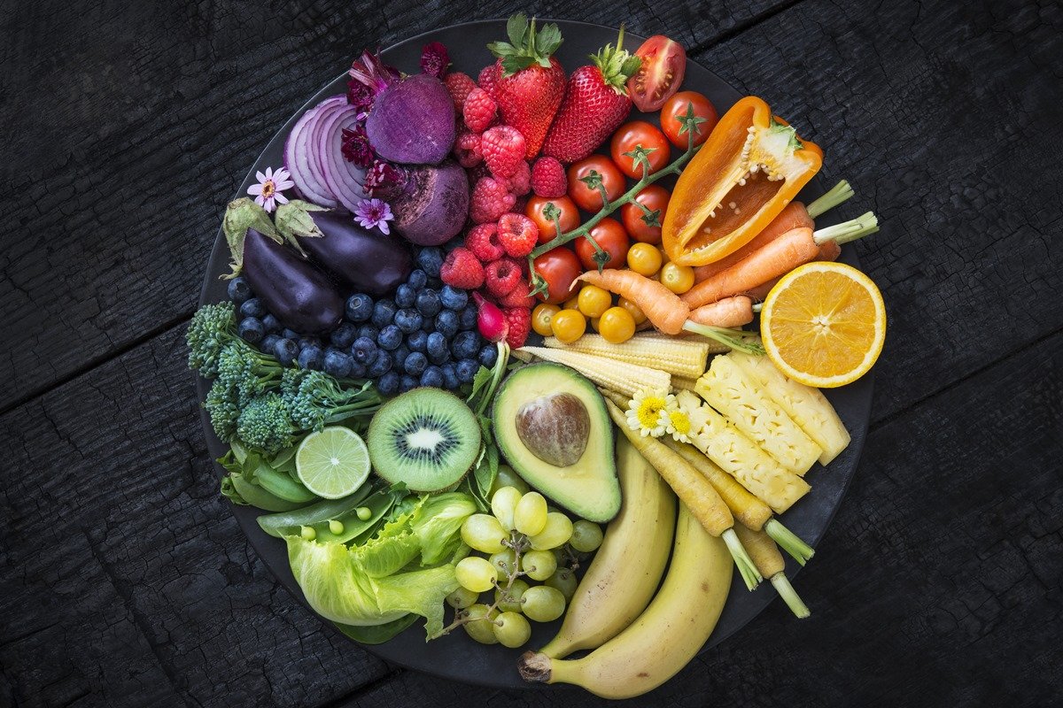 Veja 10 frutas que ajudam a emagrecer e quantas calorias cada uma tem