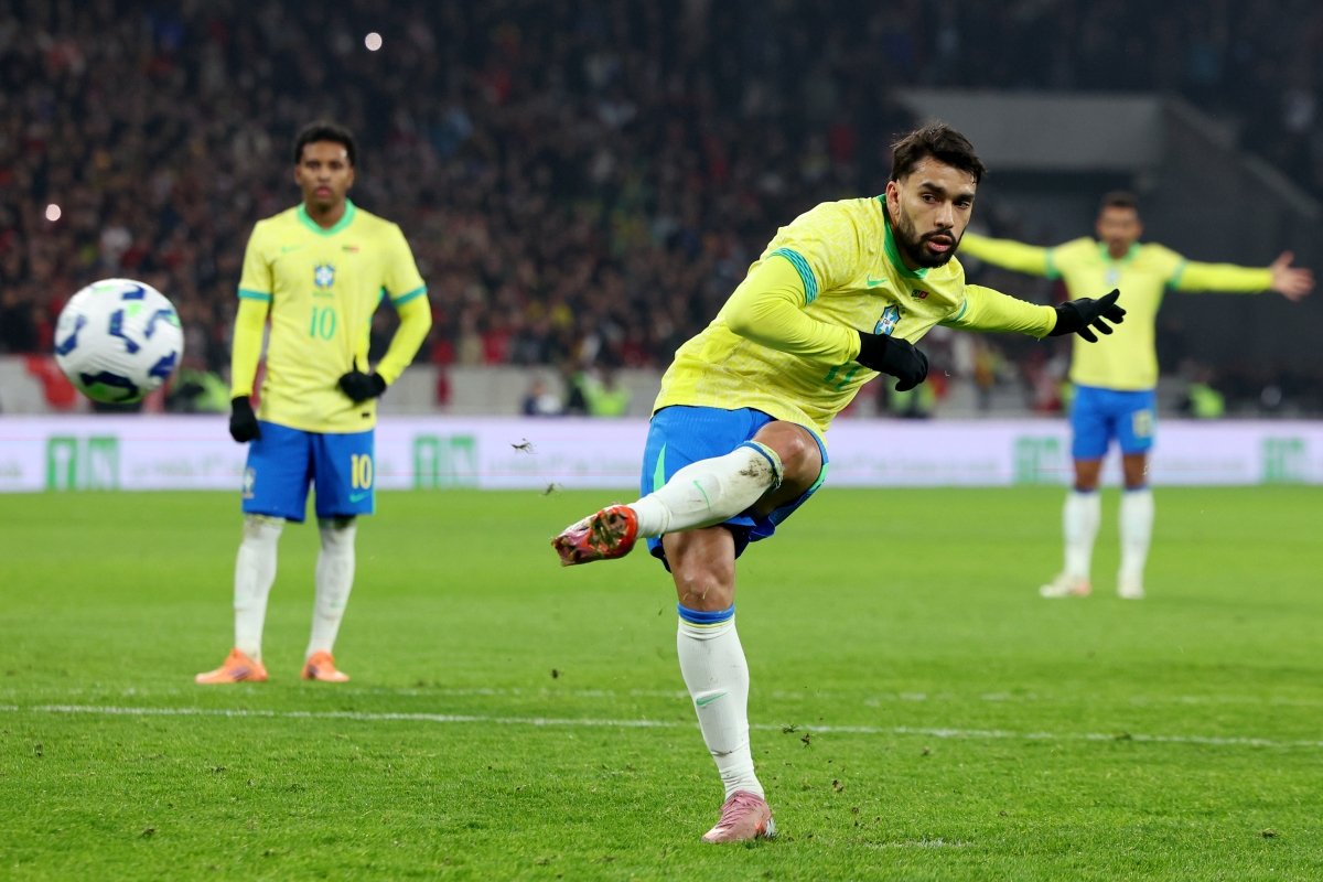 Paquetá perde pênalti, Brasil empata e web DETONA: Veja a reação!