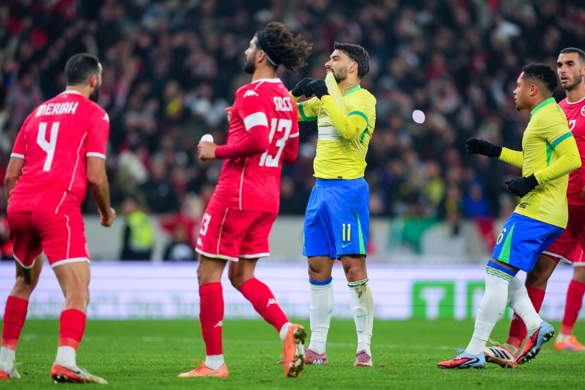 Ancelotti assume ter mandado Paquetá bater pênalti no lugar de Estêvão