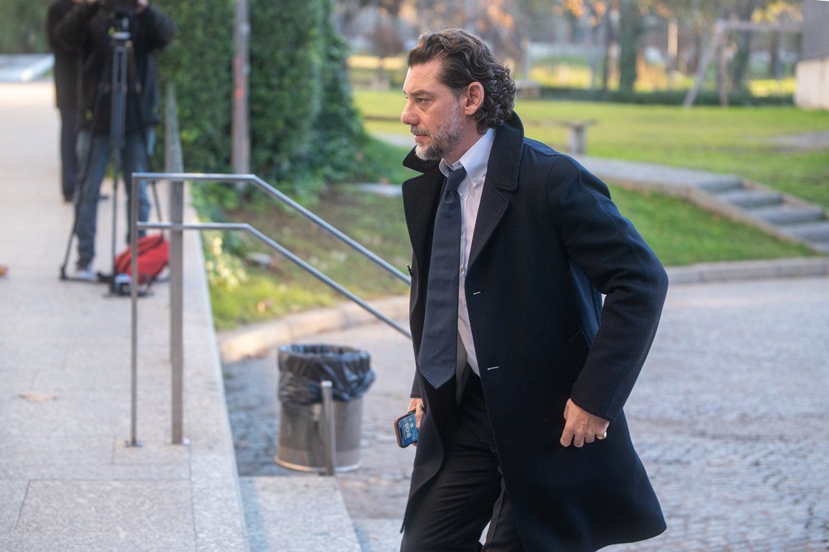 Filho do magnata da moda Isak Andic se torna suspeito da morte do pai - metrópoles