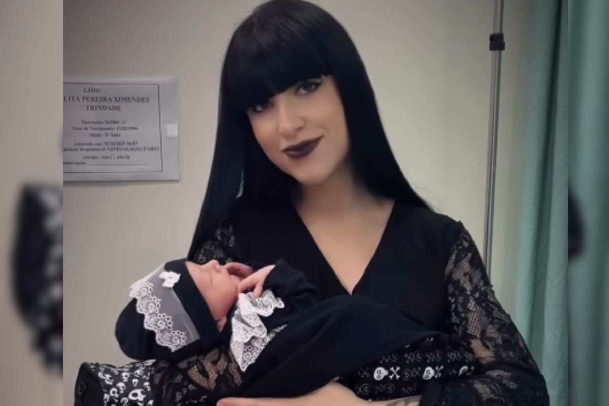 Mãe gótica de SP dá à luz a sua primeira filha no Halloween: “Loucura”