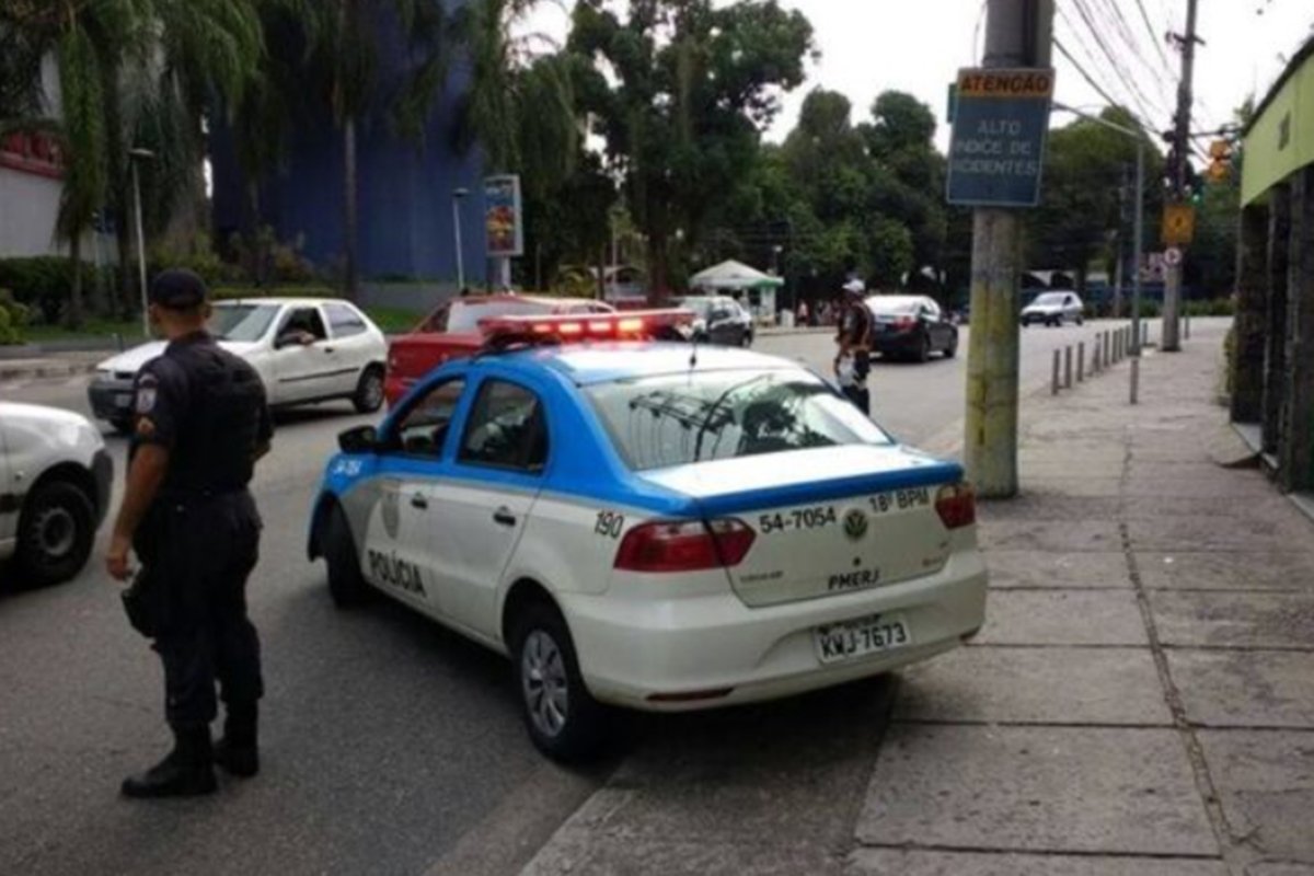 Tiroteio em bar no Rio de Janeiro mata três homens