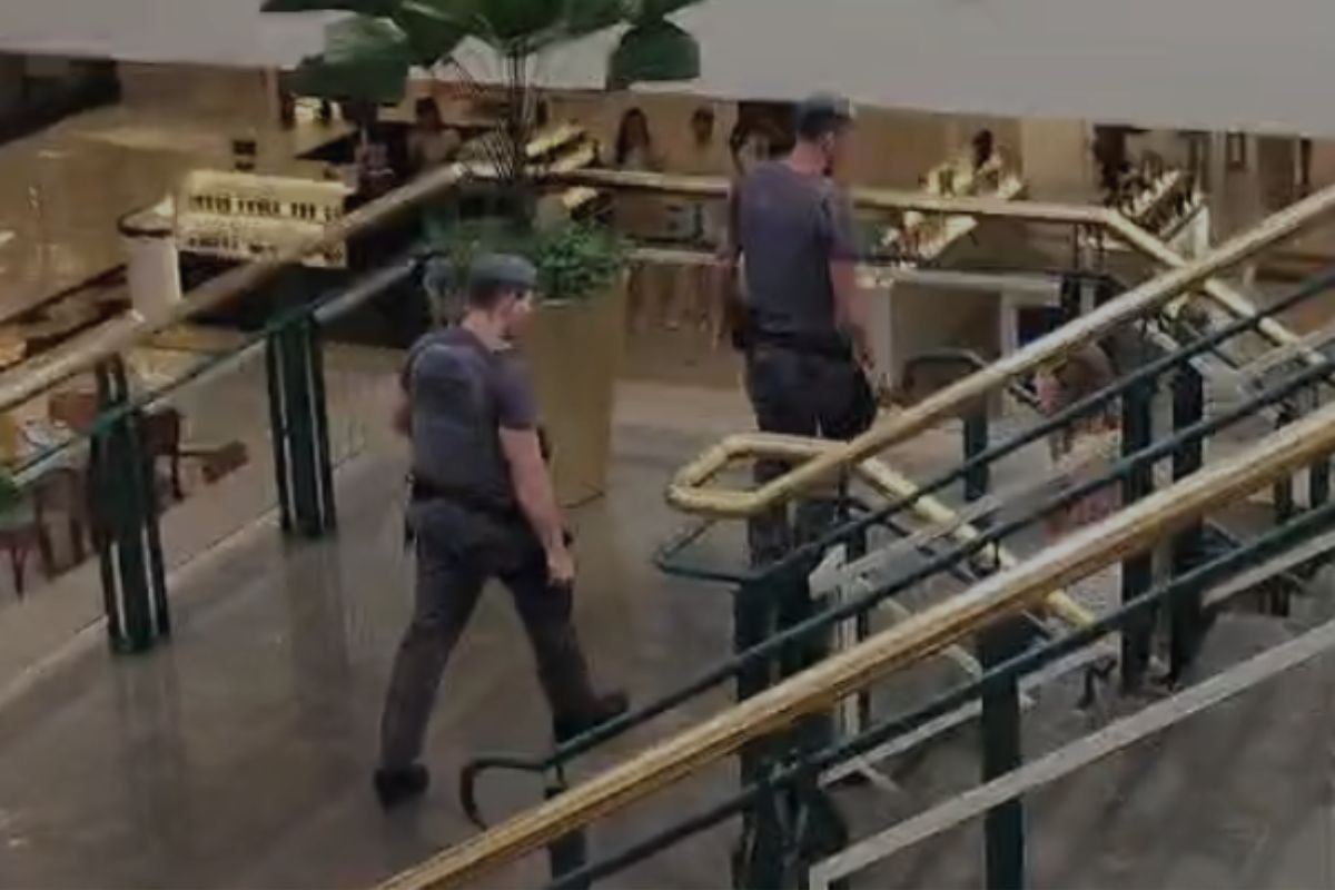URGENTE: Tiroteio em shopping deixa criminosos presos e clientes em pânico!