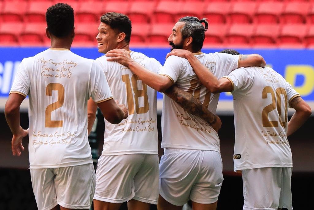 Série D do Brasileiro BRASILIENSE X CALDENSE MG mané garrincha pandemia