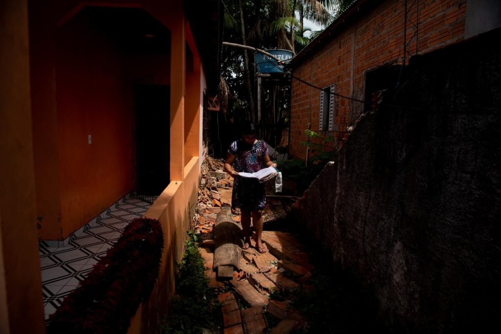 Maria Nunes, Moradora de Macapá relata principais dificuldades após enchente invadir sua casa em amapá 5