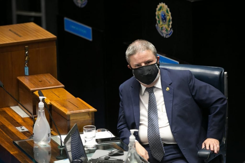 sessão de votação do novo presidente do Senado Federal 16