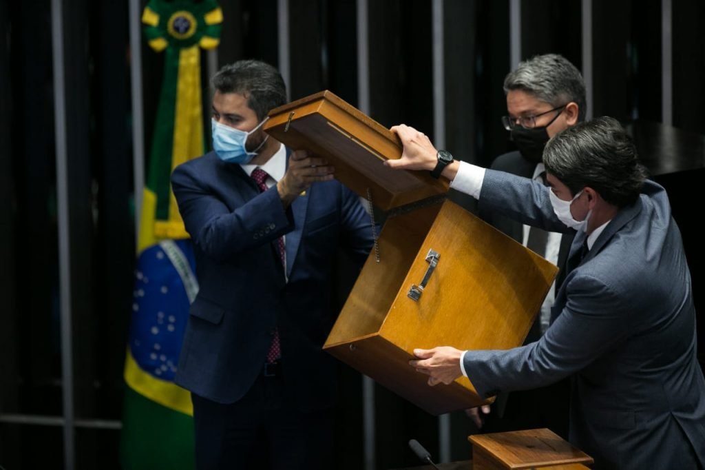 sessão de votação do novo presidente do Senado Federal 16