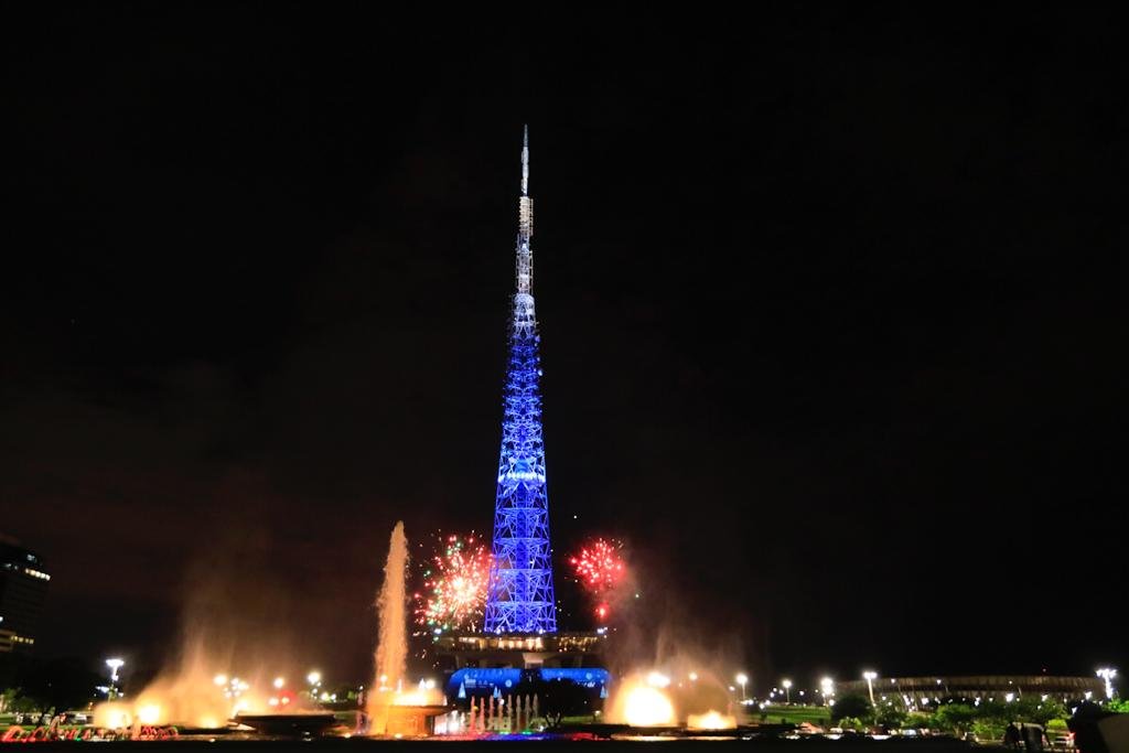 Inauguração da iluminação de natal da Torre de TV de Brasília
