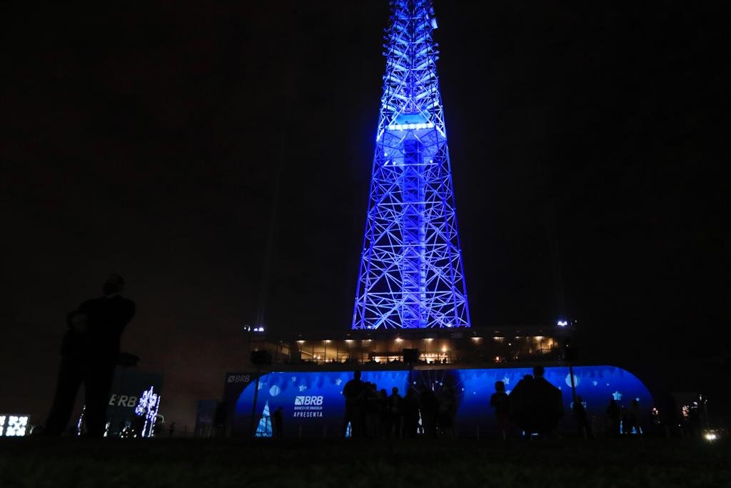 Inauguração da iluminação de natal da Torre de TV de Brasília