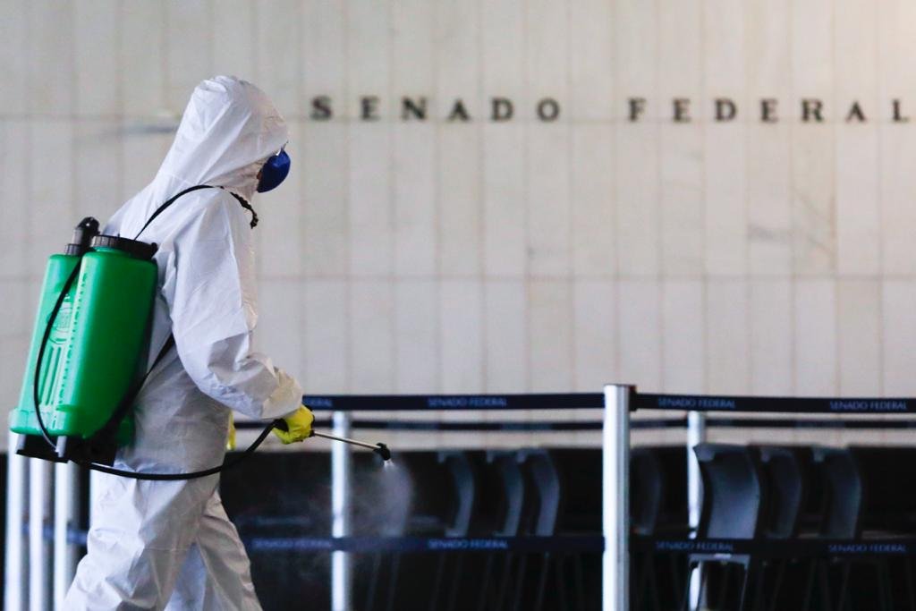 Higienização e limpeza mos ambientes do Congresso Nacional