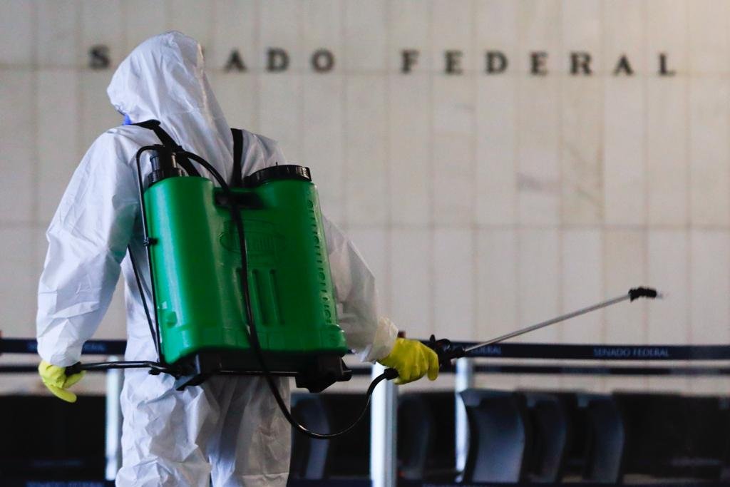 Higienização e limpeza mos ambientes do Congresso Nacional