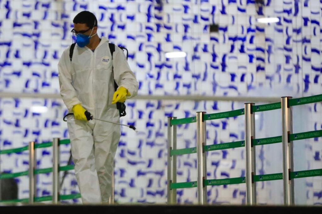 Higienização e limpeza mos ambientes do Congresso Nacional