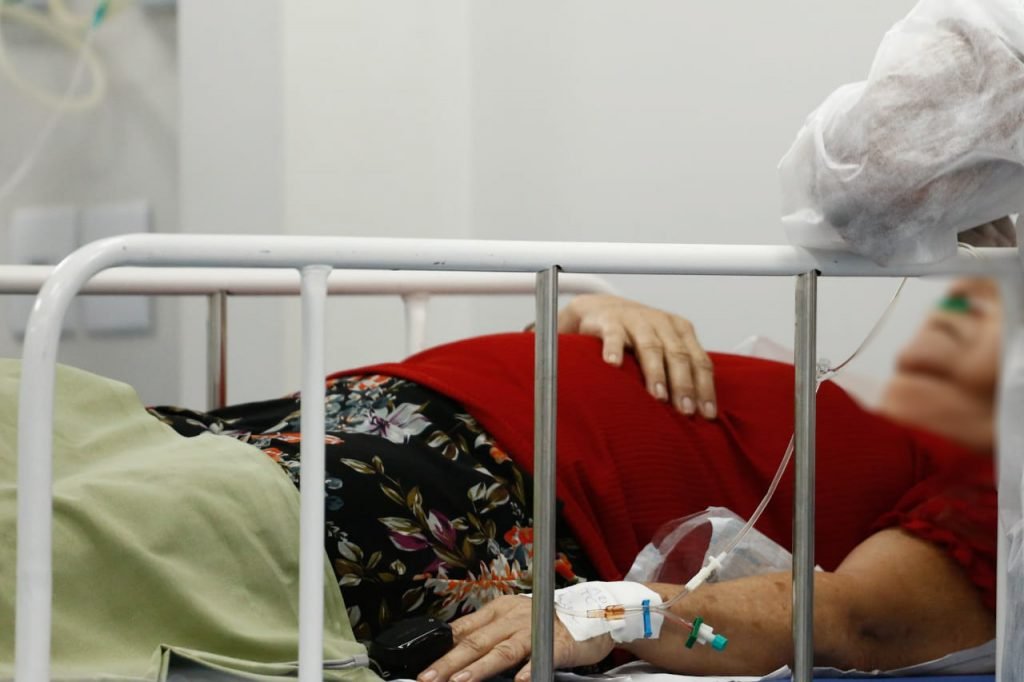 paciente de covid na UTI do Hospital Santa Bárbara em goiania