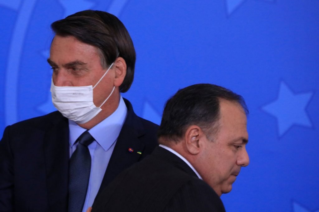 Ministro da saúde Eduardo Pazuello no governo bolsonaro