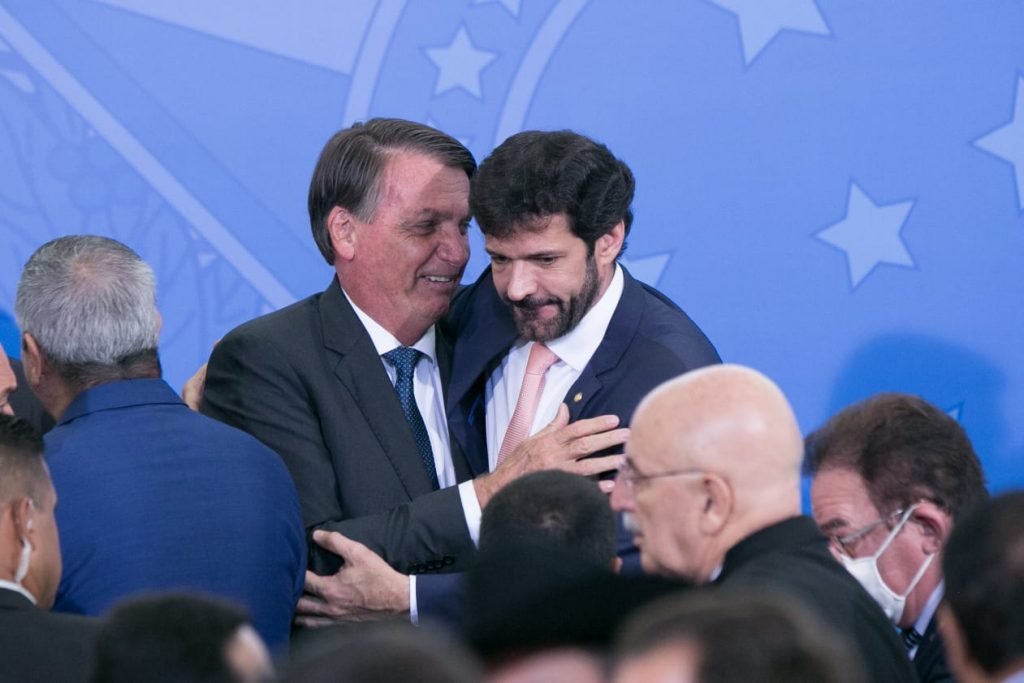 Presidente Jair Bolsonaro e o ex ministro Marcelo Álvaro Antônio durante Posse do novo ministro do turismo, Gilson Machado durante evento no planalto 1